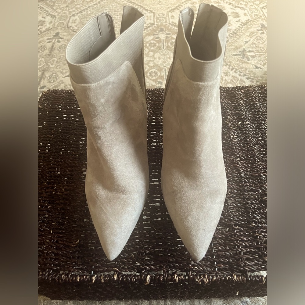 Bandolino Bari Pointy Toe Booties 8.5M.  Worn a few times.